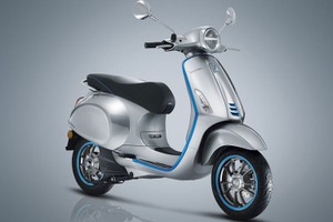 Cận cảnh Vespa Elettrica 2023 giá 280 triệu đồng tại Việt Nam