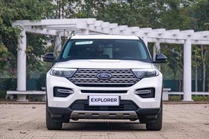 Ford Explorer hơn 2,4 tỷ tại Việt Nam, trang bị "ăn đứt" xe sang