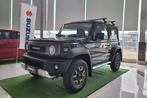 Cận cảnh Suzuki Jimny khoảng 800 triệu tại đại lý Việt, chờ mở bán