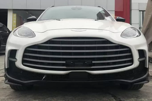 Aston Martin DBX707 - SUV nhanh nhất thế giới gần 22 tỷ về Việt Nam