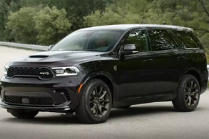 "Soi" Dodge Durango SRT Hellcat Brass Monkey giá hơn 2,6 tỷ đồng