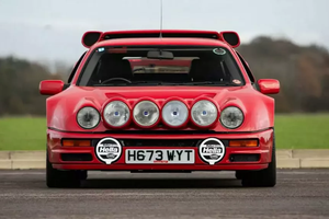 Ford RS200 S đỏ Ferrari "độc nhất" trong 4 chiếc còn tồn tại