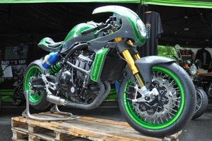 Kawasaki Vulcan S độ "khoác áo xanh" siêu độc