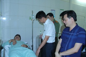 Hai công an bị đâm nhập viện khi truy bắt kẻ nghi mua bán ma túy