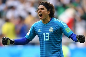 Ochoa tiết lộ bí kíp đánh bại Lewandowski