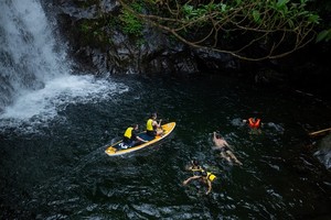 Dòng suối gần Hà Nội có tên đáng sợ, hút khách tới trốn nóng