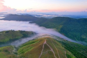 Điểm cắm trại săn mây 'siêu đỉnh' ở Quảng Ninh