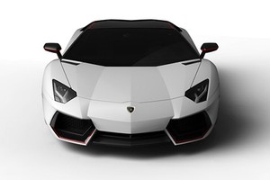 Lamborghini giới thiệu Aventador LP700-4 Pirelli Edition trắng tuyệt đẹp