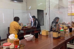 Nhà hàng, quán ăn tại Hà Nội có thể mở cửa lại vào tuần tới?