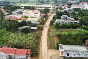 Hòa Bình: Cận cảnh đường trăm tỷ đội vốn, dân khốn khổ ngóng chờ