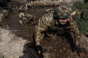 Hàng trăm nghìn quân đào ngũ, Ukraine đối mặt tình thế khó khăn 