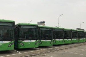 Nghi vấn buýt nhanh BRT đội giá: Những người trong cuộc nói gì?