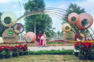 Khách du xuân nói gì về lễ hội xuân 3 miền ở Ecopark 