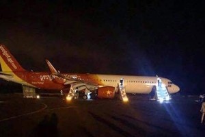 Chuyên gia châu Âu "điều tra" máy bay Vietjet rơi bánh khi hạ cánh