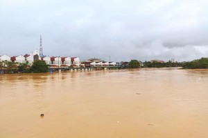 Miền Trung sắp đón bão lớn: Khổ chi khổ rứa...!