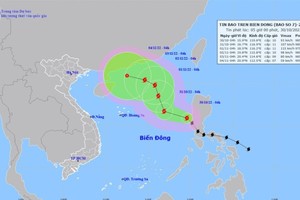 Bão Nalgae vào Biển Đông, trở thành bão số 7