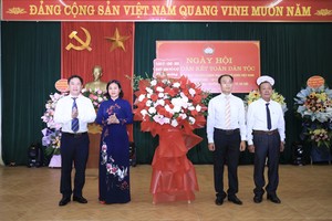 Phó Bí thư Thường trực Thành ủy Hà Nội dự ngày hội Đại đoàn kết huyện Thanh Trì