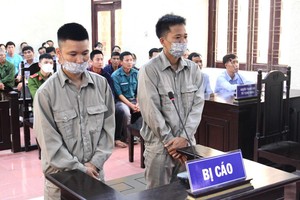 Hải Dương: Đánh Phó Chủ tịch xã, hai bị cáo lĩnh tổng 12 năm tù