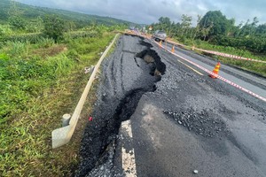 Nguyên nhân đường 500 tỷ ở Đắk Lắk bị nứt, sụt lún?