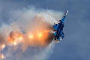 Tiêm kích Su-30 Hạm đội Biển Đen chặn đứng B-1B Mỹ!