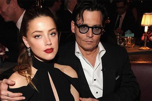 Johnny Depp đã kết hôn với người tình lưỡng tính