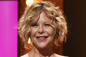 Mặt Meg Ryan sưng phồng, biến dạng