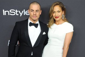 Jennifer Lopez chia tay tình trẻ lần thứ 3