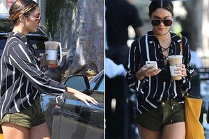 Vanessa Hudgens hớ hênh quên kéo khóa quần khi xuống phố