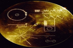 Bên trong đĩa vàng gửi người ngoài hành tinh có gì?