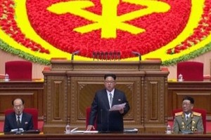 Ông Kim Jong-un mặc đồ Tây tại Đại hội Đảng Triều Tiên