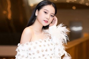 Bất ngờ với “bản sao nhí” của Angela Phương Trinh 