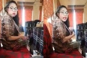 Hotgirl Bella bị phát hiện mang súng giả vào sân bay