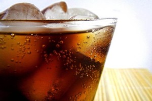 Chàng trai nghiện uống soda mỗi ngày, gặp điều "dị" ai cũng khiếp