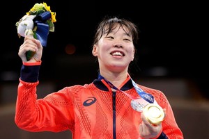 Võ sĩ Nhật Bản vừa giành HCV Olympic bị mỉa mai khó lấy chồng