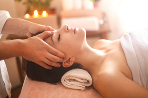 Bị liệt khi massage, đi cấp cứu biết ung thư giai đoạn cuối