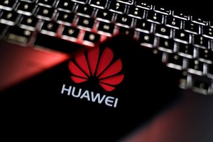 Thế giới và Mỹ đang phụ thuộc vào Huawei như thế nào? 