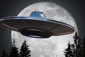 Chấn động bằng chứng UFO xuất hiện, "bắt người" từ 1.000 năm trước? 