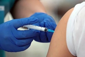 Người cao tuổi ở Moscow được nhận tiền khi tiêm vaccine Covid-19