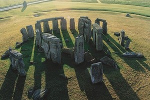 Chán động lời giải bí mật bãi đá cổ Stonehenge: Sự thật bất ngờ!