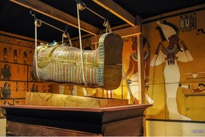 Mở mộ Tutankhamun, phát hiện sốc 2 xác ướp thai nhi lạ lùng 