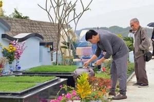 Thứ gì trên mộ tổ tiên bảo vệ gia nghiệp hưng vượng?