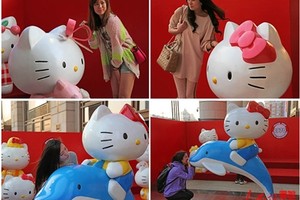 Gái trẻ đua nhau tự sướng với cô mèo Hello Kitty 