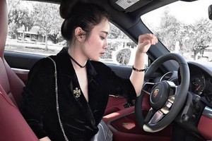 Soi nhan sắc đời thường của Rich Kid mua sắm tiền tỉ không xót tay