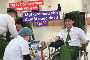 Chàng cảnh sát nhận triệu like chỉ với nụ cười trên môi