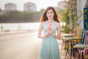 4 lần thi hoa khôi, cô giáo 9X khoe số đo vạn người mê