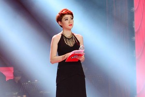 MC The voice liên tục bị ném đá vì vô tâm