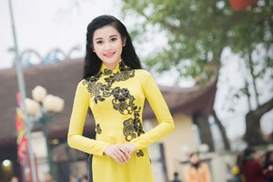 Á hậu Huyền My đẹp ngỡ ngàng đi từ thiện