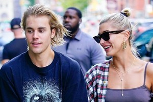 Justin Bieber và Hailey Baldwin chưa ký hợp đồng tiền hôn nhân