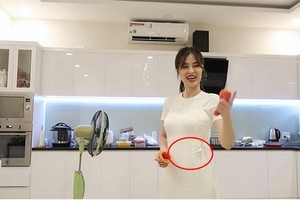 Đông Nhi để lộ bụng bầu thấy rõ khi khoe clip làm bánh