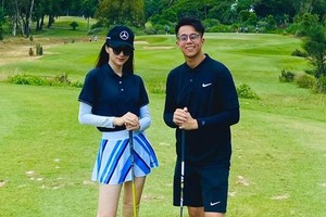 Hương Giang đánh golf cùng Matt Liu, ra mắt hội bạn thân đại gia